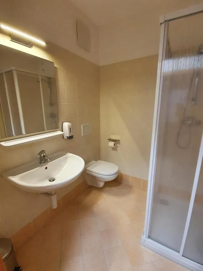 Fondazione Lucia De Conz Hostel San Gregorio nelle Alpi 0*,